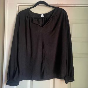 Old Navy Black Long Sleeved Blouse | Size L